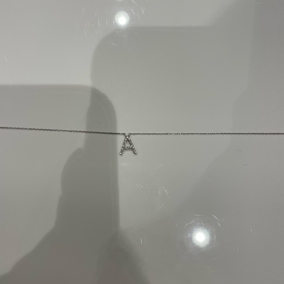 White gold and diamond “A” necklace - Picture 3 of 7